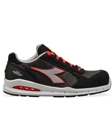 Diadora Run Net Airbox low S3 SRC Scarpe Antinfortunistiche GEOX 701.176221 | Nero - Rosso Diadora Run Net Airbox low S3 SRC Scarpe Antinfortunistiche GEOX 701.176221 | Nero - Rosso